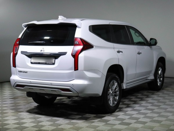 Mitsubishi PAJERO SPORT