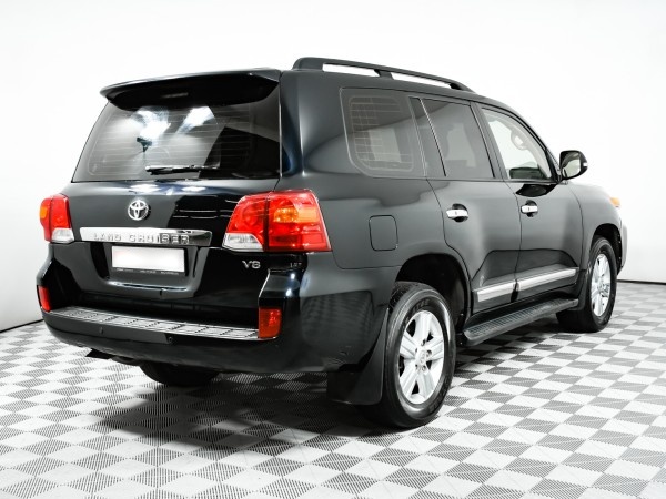 Toyota Land Cruiser 200