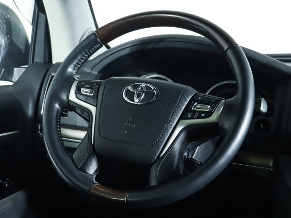 Toyota Land Cruiser 200