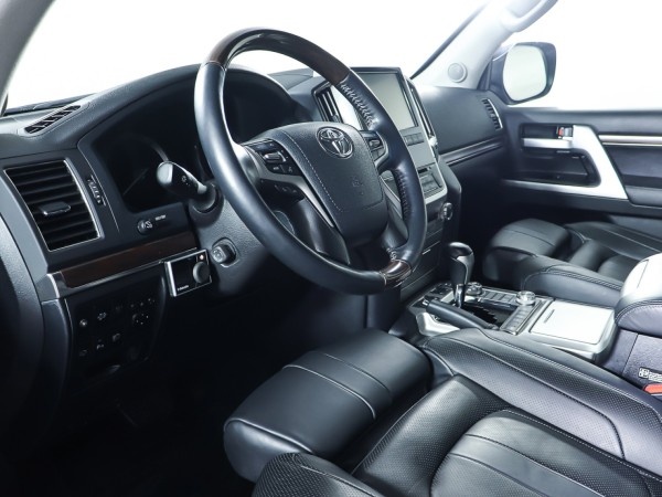 Toyota Land Cruiser 200