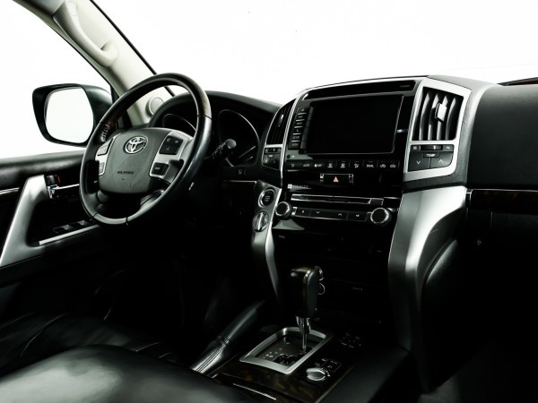 Toyota Land Cruiser 200