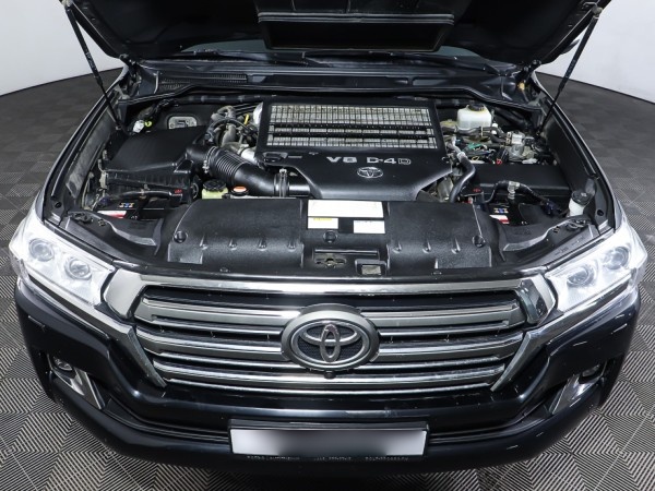 Toyota Land Cruiser 200