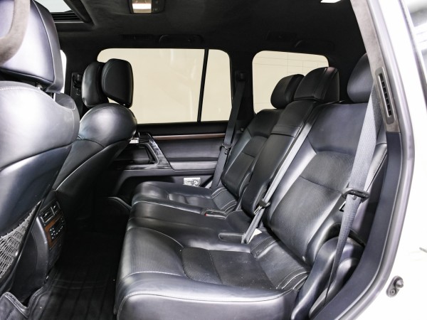 Toyota Land Cruiser 200