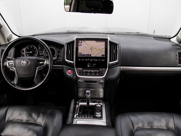 Toyota Land Cruiser 200