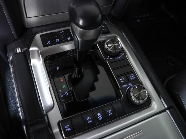 Toyota Land Cruiser 200