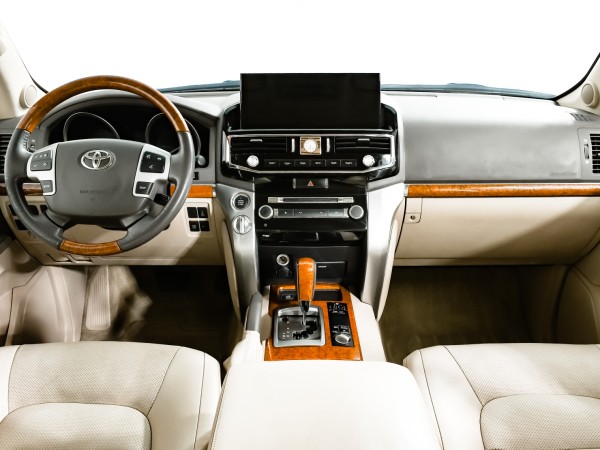 Toyota Land Cruiser 200