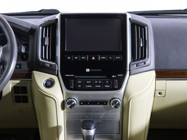 Toyota Land Cruiser 200