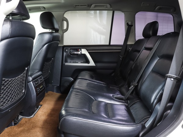 Toyota Land Cruiser 200