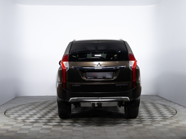 Mitsubishi PAJERO SPORT