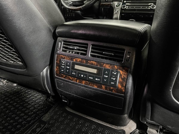 Toyota Land Cruiser 200