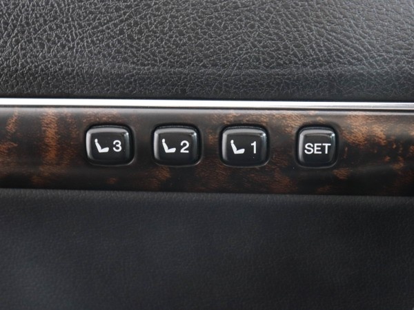 Toyota Land Cruiser 200