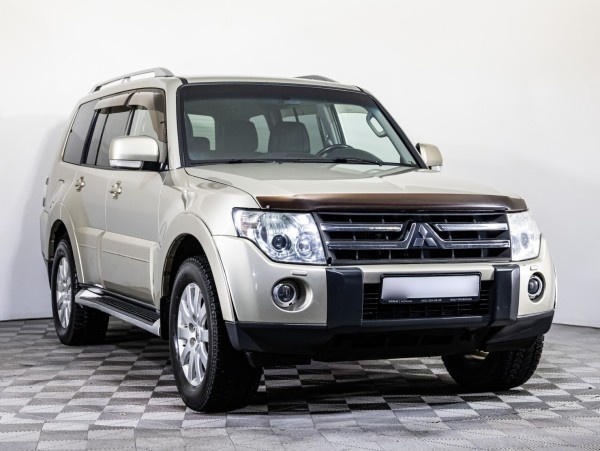 Mitsubishi PAJERO