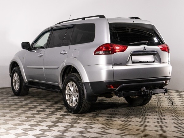 Mitsubishi PAJERO SPORT