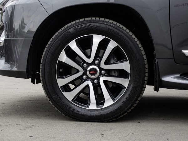 Toyota Land Cruiser 200