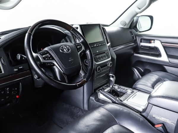 Toyota Land Cruiser 200