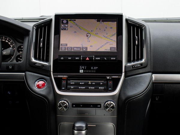 Toyota Land Cruiser 200