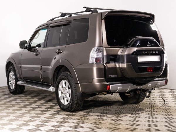 Mitsubishi PAJERO