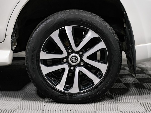 Toyota Land Cruiser 200