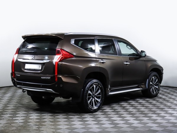 Mitsubishi PAJERO SPORT