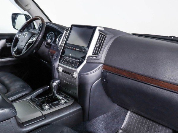 Toyota Land Cruiser 200