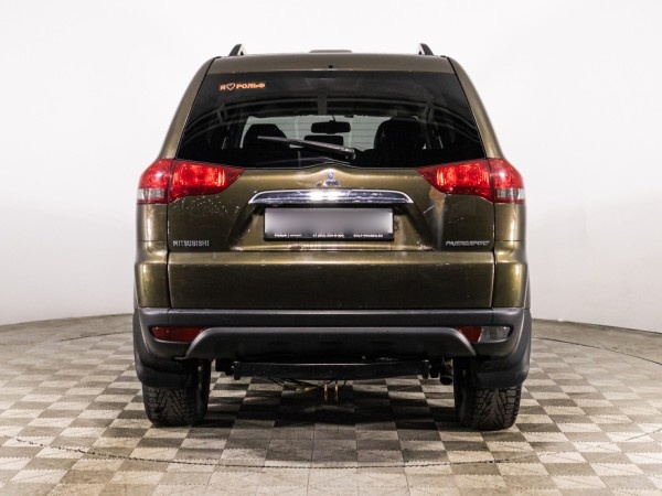 Mitsubishi PAJERO SPORT
