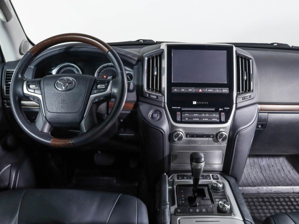 Toyota Land Cruiser 200