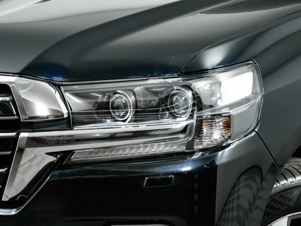 Toyota Land Cruiser 200