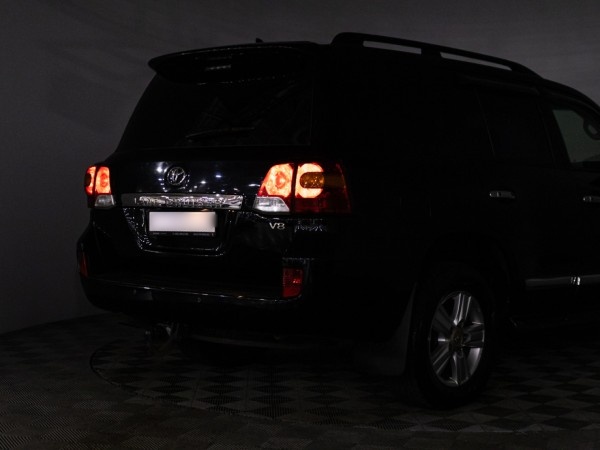 Toyota Land Cruiser 200