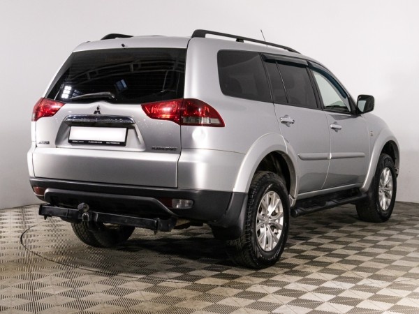 Mitsubishi PAJERO SPORT