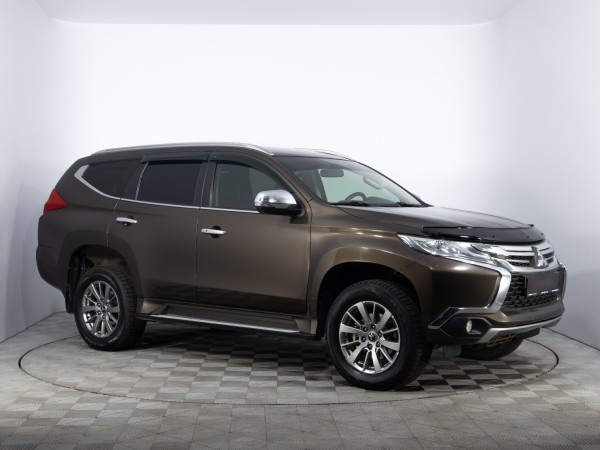 Mitsubishi PAJERO SPORT