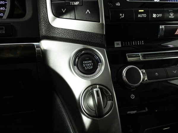 Toyota Land Cruiser 200