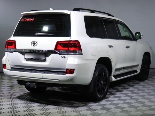 Toyota Land Cruiser 200