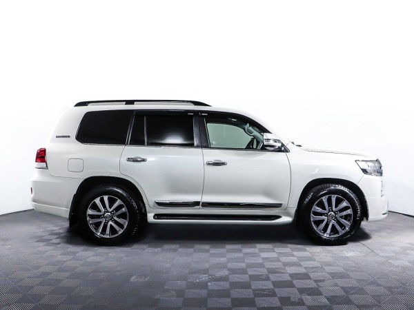 Toyota Land Cruiser 200