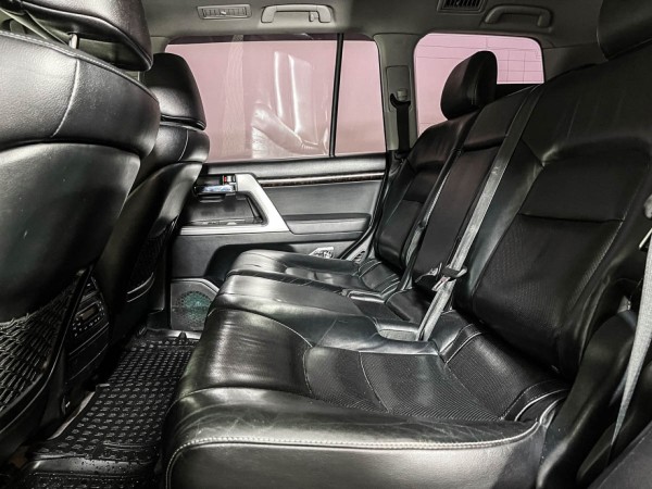 Toyota Land Cruiser 200