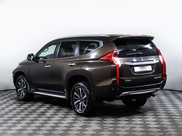 Mitsubishi PAJERO SPORT