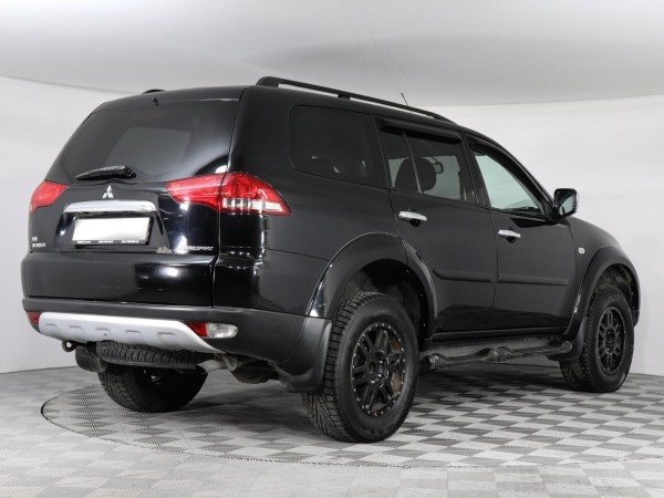 Mitsubishi PAJERO SPORT