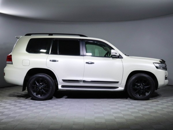 Toyota Land Cruiser 200