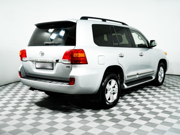 Toyota Land Cruiser 200