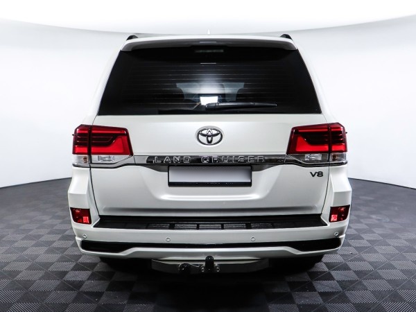 Toyota Land Cruiser 200