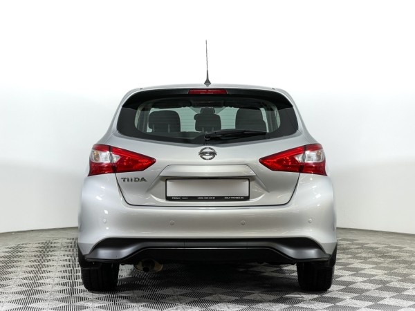Nissan Tiida