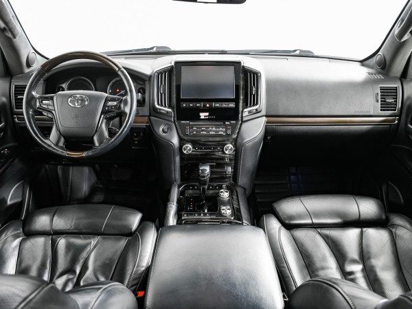 Toyota Land Cruiser 200