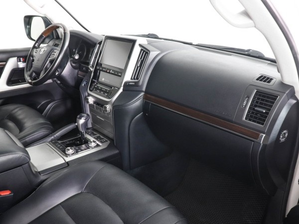 Toyota Land Cruiser 200