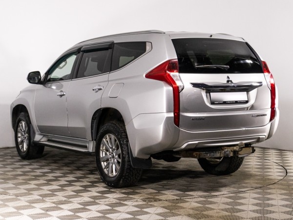 Mitsubishi PAJERO SPORT