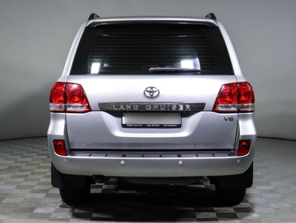 Toyota Land Cruiser 200