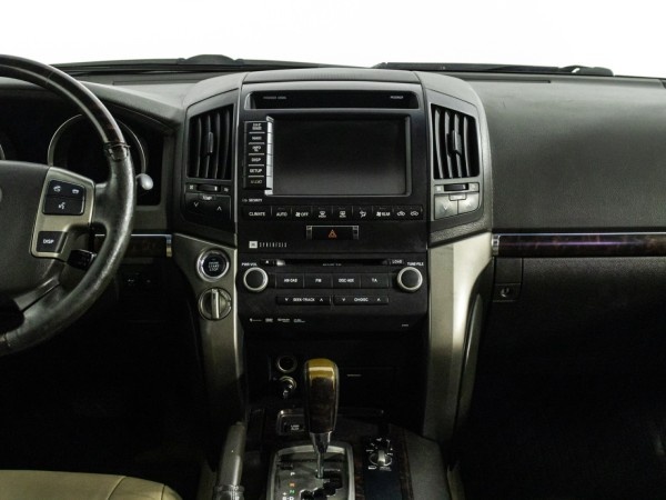 Toyota Land Cruiser 200