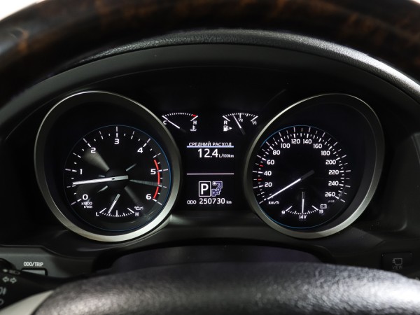 Toyota Land Cruiser 200