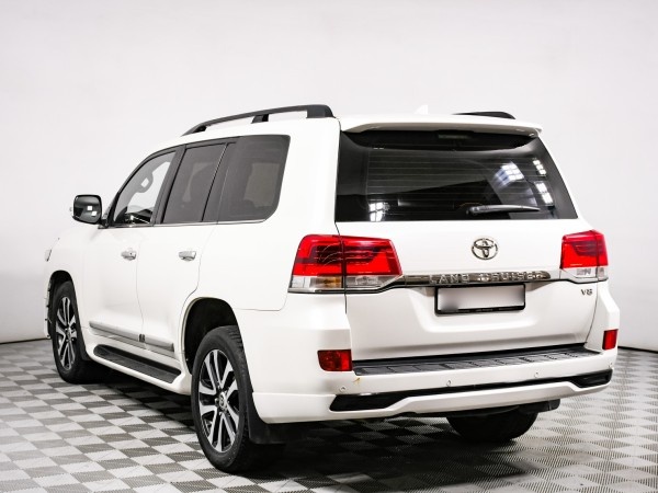 Toyota Land Cruiser 200