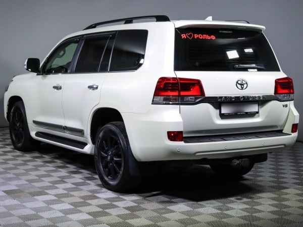 Toyota Land Cruiser 200