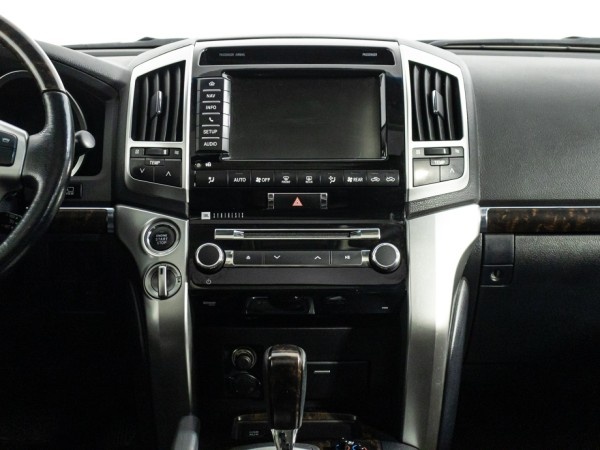 Toyota Land Cruiser 200