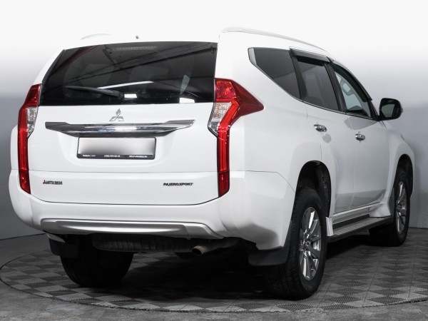 Mitsubishi PAJERO SPORT